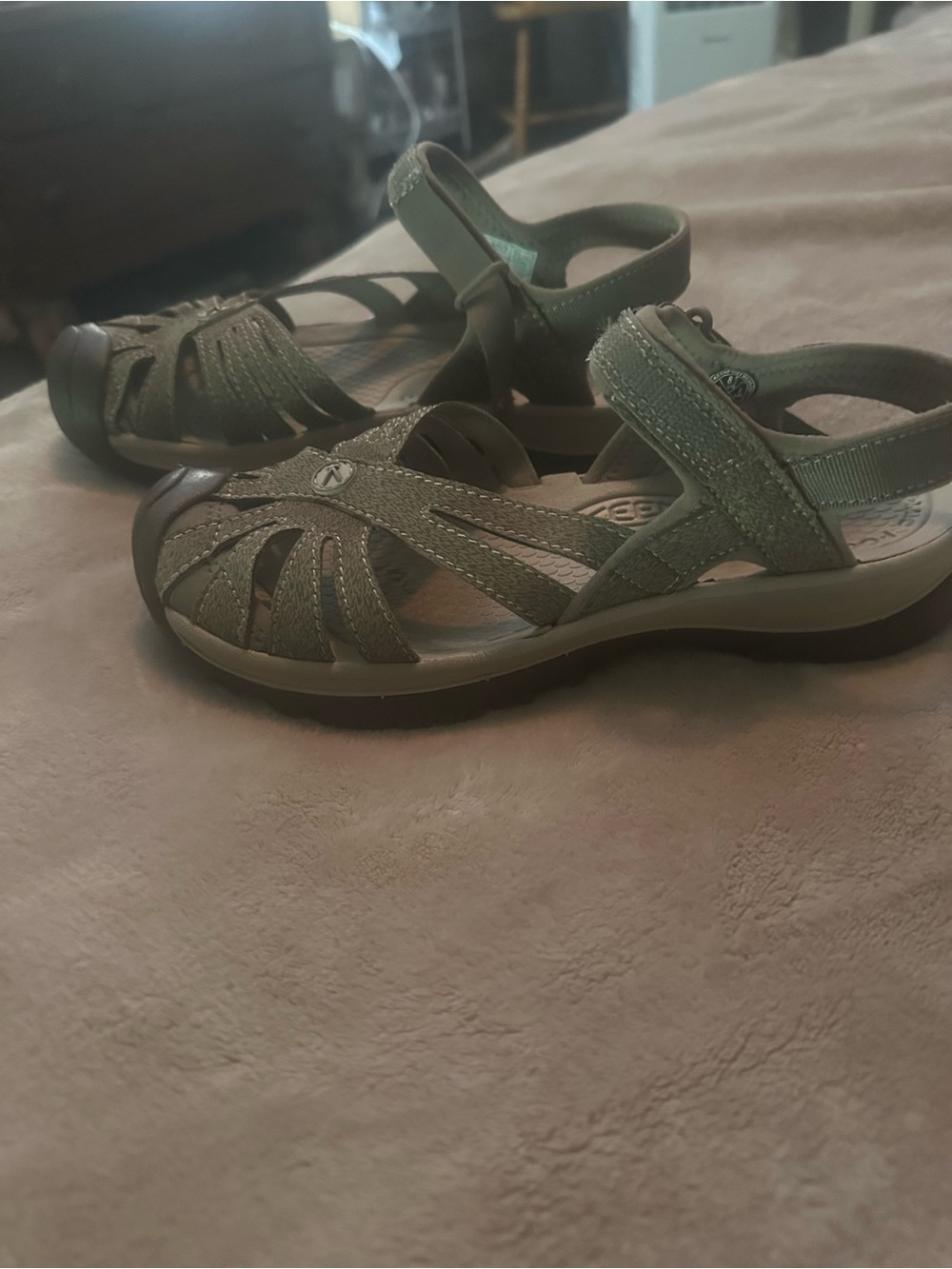 KEEN  gray with olive green closed -toe sport sandal.